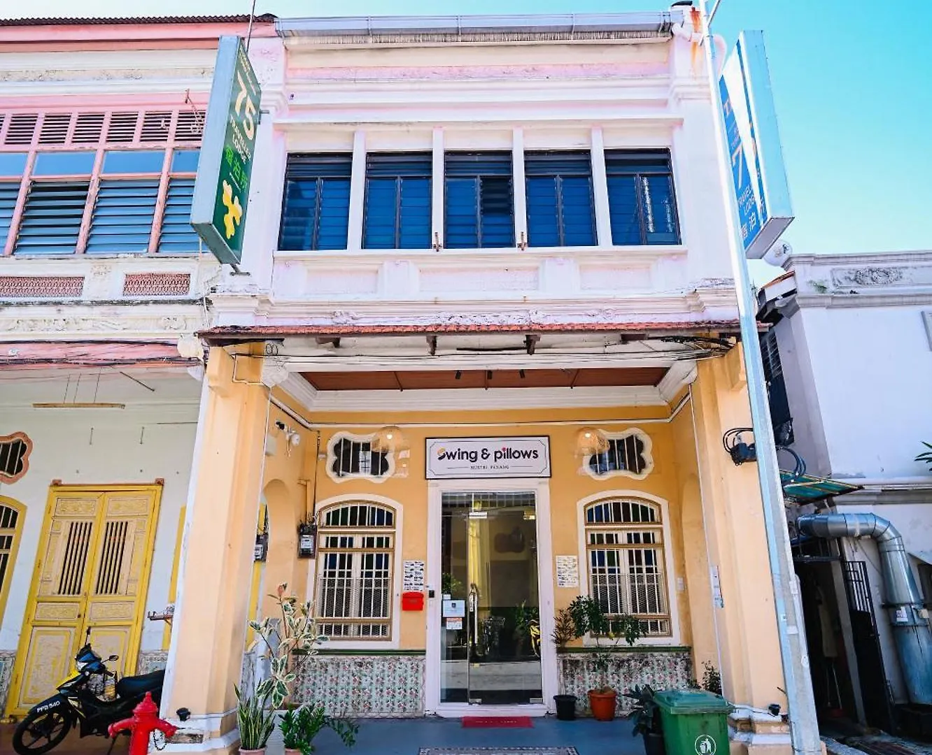 Swing & Pillows - 75 Chulia St, Georgetown Penang