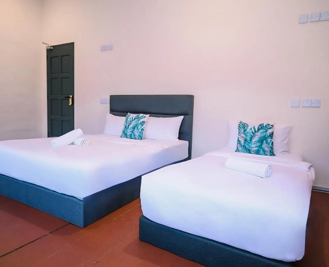Hotel Swing & Pillows - 75 Chulia St, Georgetown Penang Malaysia